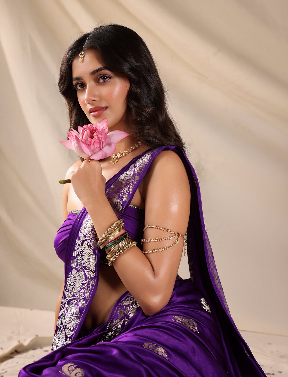 Bhagyashri latest pics