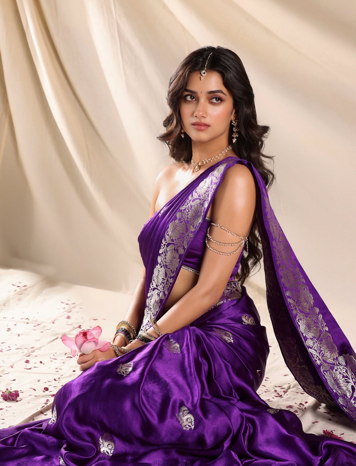 Bhagyashri latest pics
