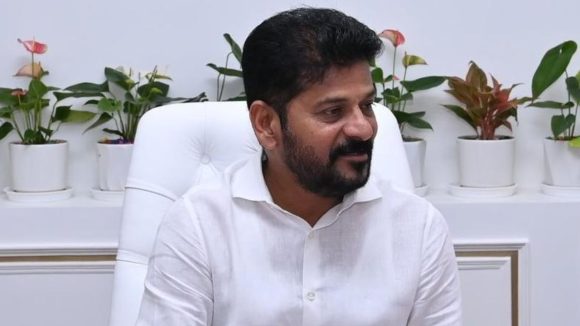 కేటీఆర్ బినామీ సంస్థ వల్లే 27 మంది మరణం, చిట్ చాట్‌లో సీఎం రేవంత్‌రెడ్డి