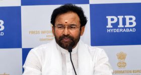 రాజకీయాల్లో తిట్లు తినడం కంటే సినిమాలే బెటర్.. రూటు మార్చిన పోసాని కృష్ణమురళి!