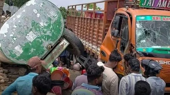 కడపల్లి రహదారిపై కంటైనర్ బీభత్సం.. ముగ్గురు మృతి, ఐదుగురికి తీవ్ర గాయాలు!