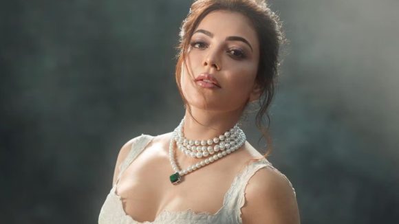 ‘బిజినెస్ మ్యాన్’ రొమాన్స్ మర్చిపోయావా చందమామ?.. కాజల్ కబుర్లపై నెటిజన్ల సెటైర్లు!