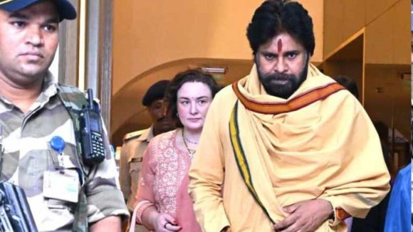 ముంబైకి డిప్యూటీ సీఎం పవన్ కళ్యాణ్.. శనివారం ఆపరేషన్ ఖాయం, కోలుకోవాలని అభిమానుల పూజలు