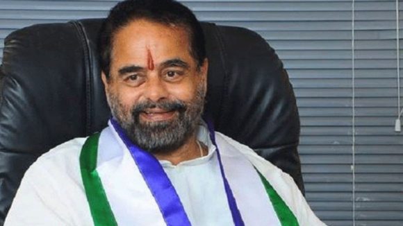 పరారీలో మాజీ స్పీకర్ తమ్మినేని సీతారాం.. కుటుంబ సభ్యులపై భూకబ్జా కేసు, అసలేం జరిగింది?