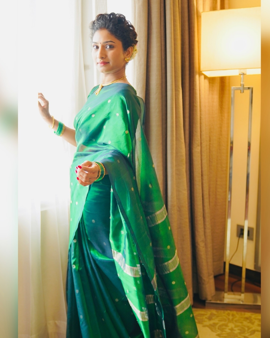 Vishnu Priya : గ్రీన్ శారీలో మనసు దోచుకుంటున్న విష్ణు.. ఎంత అందంగా ఉంది మావా…