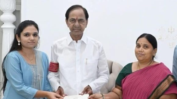 తెలంగాణ కోసం 1200 మంది చ‌నిపోతే.. స‌గం కుటుంబాల‌ను కూడా ఆదుకోలే!