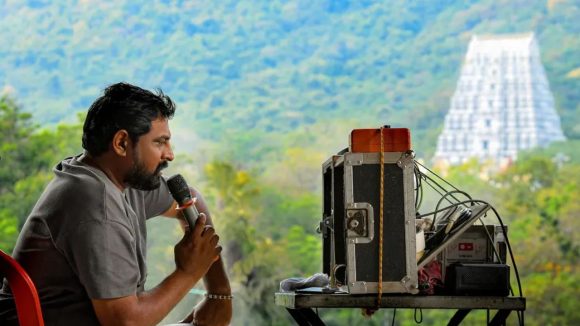 నాన్న ట్రీట్మెంట్ కి డబ్బులు ఇవ్వండి – డైరెక్టర్ అజయ్ భూపతి ఎమోషనల్ కామెంట్స్