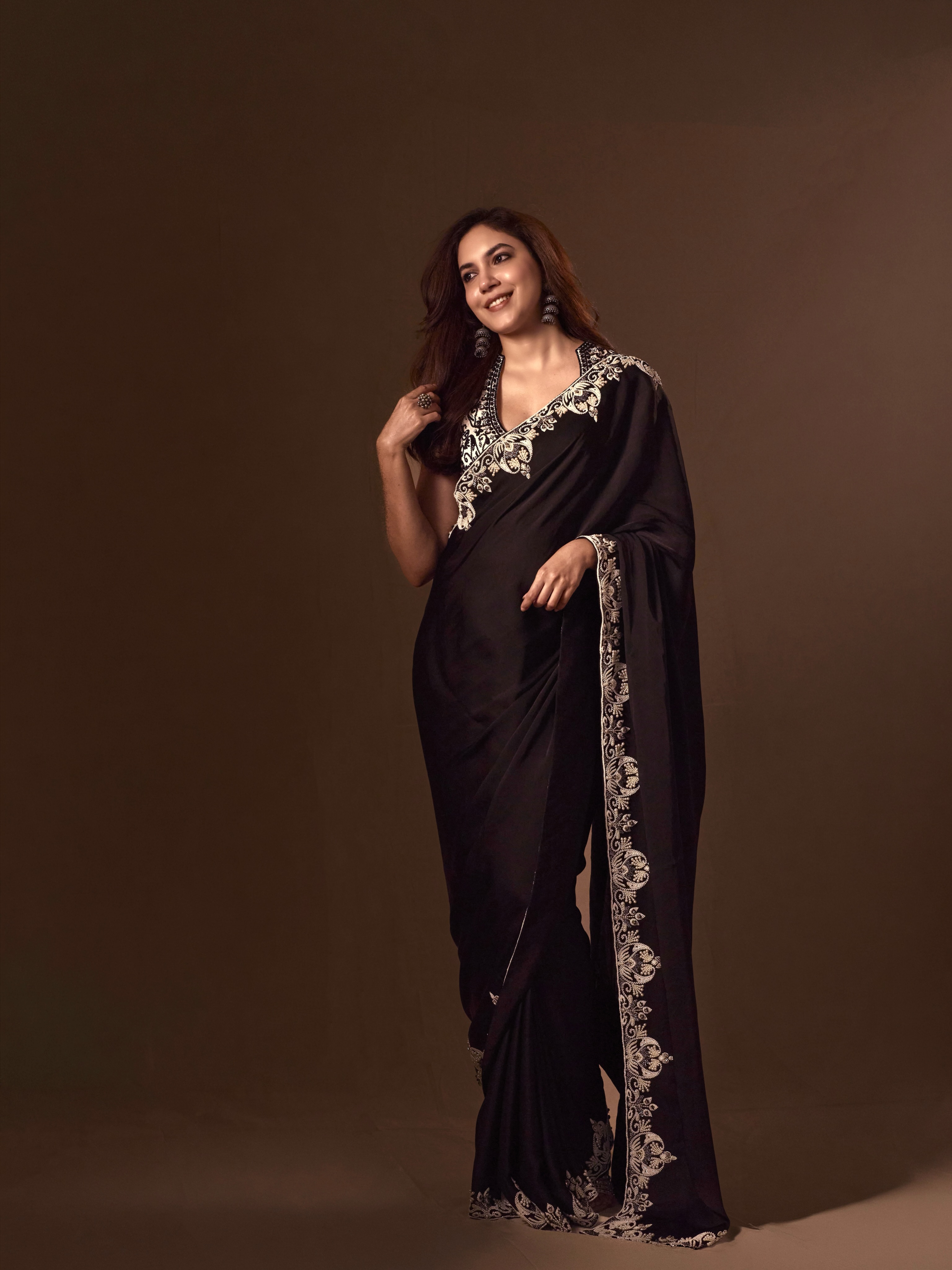 Ritu Varma( Source/ Instagram) Ritu Varma phone Gallery