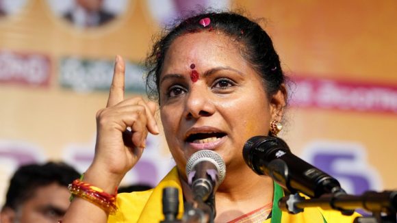 మీ అవినీతిని బంద్ పెడితే చాలు.. ఉచిత కార్పొరేట్ విద్యా, వైద్యం అందించొచ్చు..!