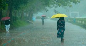 వర్షాకాలంలో ఈ హిల్ స్టేషన్లకు అసలు వెళ్లకూడదు.. ప్రాణాలకు ప్రమాదం