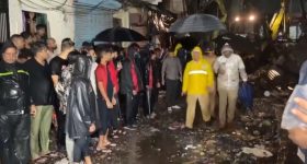 మహానగరంలో విషాదం.. భారీ వర్షాలకు కూలిన భవనం.. స్పాట్‌లో ఆరుగురు మృతి!