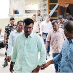 డబ్బులిస్తేనే పని అవుతుందన్నాడు.. కట్ చేస్తే రూ. 2 లక్షలతో పాటు బుక్కయ్యాడు!