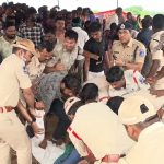 బహదూర్‌గూడలో హైటెన్షన్.. పోలీసులపై కారం చల్లి, కుర్చీలు విసిరేసిన రైతులు.. ఎందుకంటే?