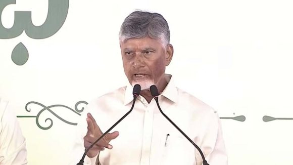 మహిళను రోడ్డుపై వివస్త్రను చేస్తారా! గుంటూరు ఘటనపై చంద్రబాబు సీరియస్