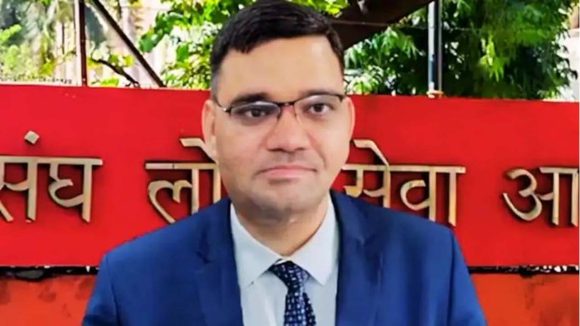 పని లేదు.. సగం జీతమే ఇవ్వండి: IAS లేఖ
