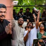 చర్చ‌ల్లేవ్ గిర్చ‌ల్లేవ్‌.. బిగిస్తున్న ఉచ్చు… ప్ర‌ధాన్ రాజీనామాకే ప‌ట్టు!