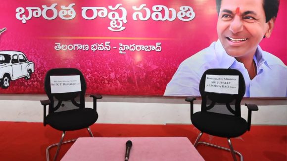 అప్పుల తిప్ప‌ల చ‌ర్చ‌ల స‌వాళ్లు..! గెలిచిందెవ‌రు? ఓడిందెవ‌రు??