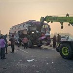 కంటైనర్‌ను ఢీ కొన్న ట్రావెల్ బస్సు.. ఆరుగురు మృతి, సూర్యపేట్ జిల్లాలో ఘోర ప్రమాదం