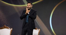హోస్ట్ గా మారుతున్న మరో స్టార్ హీరో?