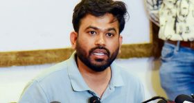 ఔలింగ్ నీ వ‌ల్ల కాదులే, రిటైర్మెంట్ ఇచ్చి ఇంట్లో కూర్చో..బుమ్రాపై సెహ్వాగ్ సీరియ‌స్ !