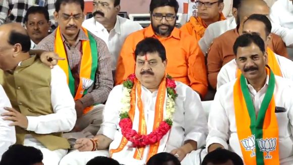 నిరాహార దీక్ష.. అస్వస్థతకు గురైన బీజేపీ చీఫ్ రామచందర్‌రావు, నేతల్లో కలకలం