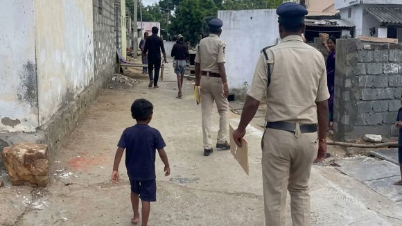 నెల్లూరు జిల్లాలో విచిత్ర ఘటన.. తండ్రిని పట్టించిన ఐదేళ్ల బుడతడు, కార్డన్ సెర్చ్‌లో ట్విస్ట్
