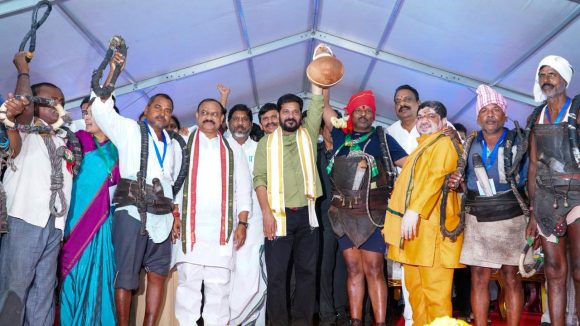 సర్వాయి పాపన్న విగ్రహావిష్కరణ.. సీఎం రేవంత్ కీలక ప్రకటనలు!