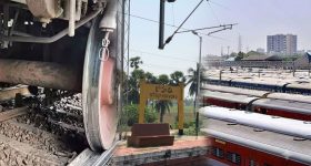 సింపుల్ ఫ్లిప్ అప్ కాదు.. ఈ హెల్మెట్ 180 డిగ్రీలు తిరుగుతుంది!