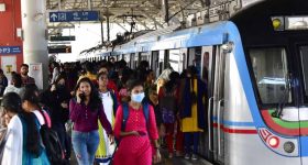 హైదరాబాద్ మెట్రో ప్రయాణికులకు షాక్, ఇకపై ఆ పాస్‌లు లేనట్టే!