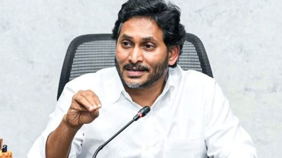 చంద్రబాబు ప్రభుత్వాన్ని ఏకేసిన మాజీ సీఎం,  కేవలం మూడు అంశాలను టార్గెట్ చేసిన జగన్