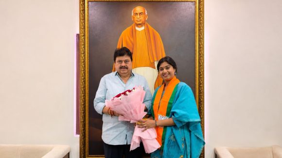 పొలిటికల్ ఎంట్రీ ఇచ్చిన శ్రష్టి వర్మ.. ఏ పార్టీలో అంటే?