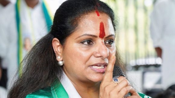 జగన్ మాదిరిగా తాను కూడా.. షర్మిలతో నాకు పోలికేంటి? కవిత ఆసక్తికర వ్యాఖ్యలు