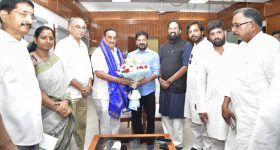అప్పుడు ఏపీకి మద్దతిచ్చి.. ఇప్పుడు మొసలి కన్నీరా.. కేసీఆర్ పై ఉత్తమ్ ఫైర్!
