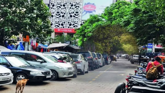వాహనదారులకు బిగ్ షాక్.. ఇంటి ముందు పార్కింగ్‌ చేస్తే రూ.25 వేలు, కొత్త రూల్స్ ఎక్కడో తెలుసా?