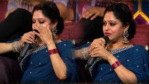 ఘోరంగా అవమానించారు.. స్టేజ్ పై కన్నీళ్లు పెట్టుకున్న సీనియర్ హీరోయిన్ రాశి!