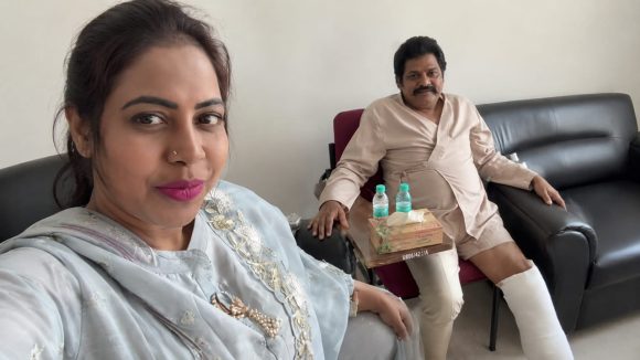 ప్రమాదానికి గురైన అలీ..కాలికి పెద్ద కట్టుతో అలా..ఏమైందంటే?