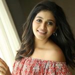 పెళ్లి పై ఓపెన్ అయిన అంజలి..అంత ఆత్రుత ఎందుకో అంటూ?