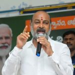 అవినీతి మరక లేని పాలన మోదీకే సాధ్యం.. రోజ్ గార్ మేళాలో బండి సంజయ్ సంచలన వ్యాఖ్యలు!