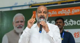 అవినీతి మరక లేని పాలన మోదీకే సాధ్యం.. రోజ్ గార్ మేళాలో బండి సంజయ్ సంచలన వ్యాఖ్యలు!