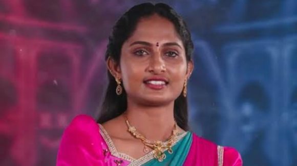 టికెట్ గెలుచుకొని వచ్చా.. కప్పు తీసుకొని పోతా.. మూడో కంటెస్టెంట్ గా ఎంట్రీ ఇచ్చిన ఝాన్సీ!