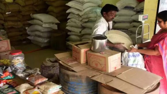 రేషన్‌ కార్డు‌దారులకు బిగ్ అలర్ట్.. కోటిన్నర కార్డులు రద్దు?  6 నెలలుగా రేషన్ తీసుకోకుంటే