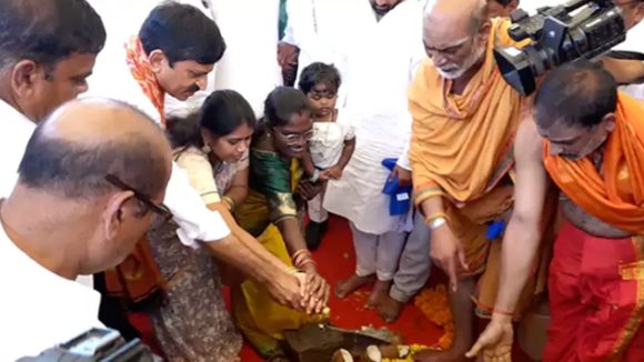 ఏడాదిలోపే ఇందిరమ్మ ఇళ్లు.. రెడ్ హిల్స్‌లో శంకుస్థాపన చేసిన మంత్రి పొంగులేటి