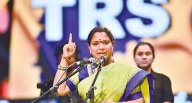 రైలు అద్దం నుంచి బుల్లెట్‌లా దూసుకొచ్చిన రాయి.. దురంతోపై దాడి? ఇదిగో ఆ షాకింగ్ వీడియో!