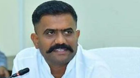ధర్మవరంలో కేతిరెడ్డి మాస్టర్ స్ట్రోక్.. ఆ మాజీ కౌన్సిలర్లకు మైండ్ బ్లాంక్!