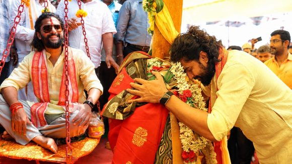 సమ్మక్క-సారలమ్మను దర్శించుకున్న ది ప్యారడైజ్ టీమ్..నాని ప్రత్యేక పూజలు!