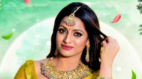 ఉదయ భాను ఆ హీరోయిన్ కు డబ్బింగ్ చెప్పారా?