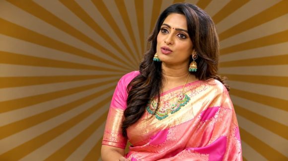 ఇండస్ట్రీలో గ్రూపులు.. నిజాలు బయటపెట్టిన ఉదయభాను!