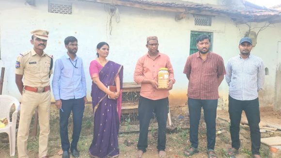 కుళ్లిన అల్లం, ఫంగస్‌ వెల్లుల్లితో ఏ1 పేస్ట్.. మేడ్చల్‌లో అధికారుల గుట్టు రట్టు!