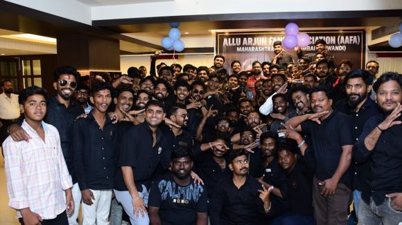 మహారాష్ట్రలోనూ తగ్గని అల్లు అర్జున్ క్రేజ్… తగ్గేదే లే అంటున్న ఫ్యాన్స్!
