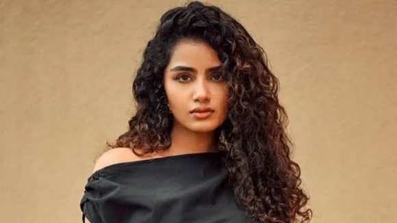 అనుపమకు ఆ సినిమా అంటే అంత పిచ్చా..50 సార్లు చూసానంటూ!